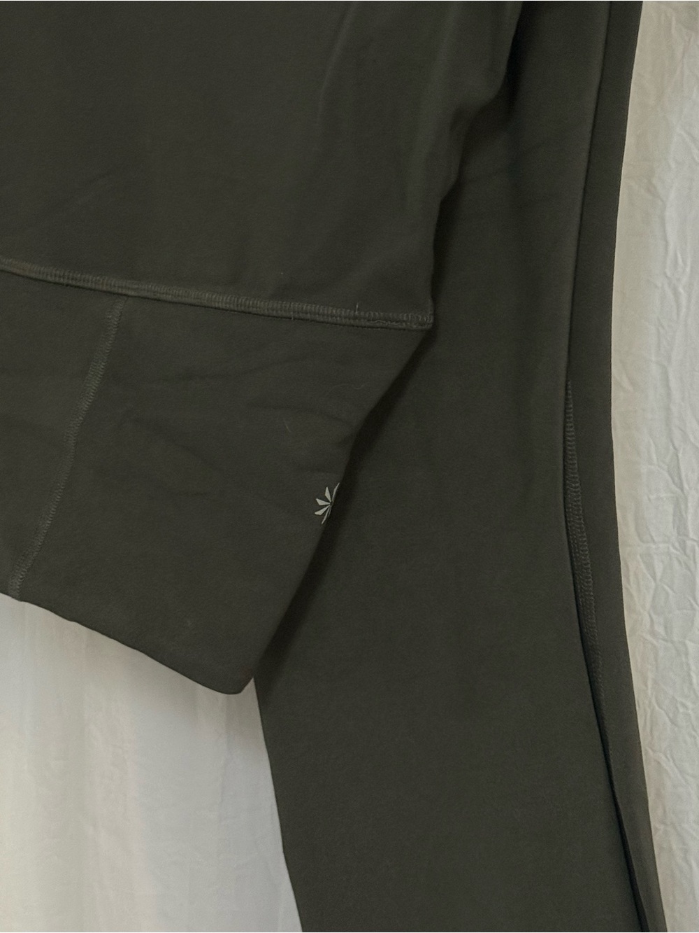 Athleta Salutation Stash 7/8 Tight M Olive Green High Rise Pocket Leggings